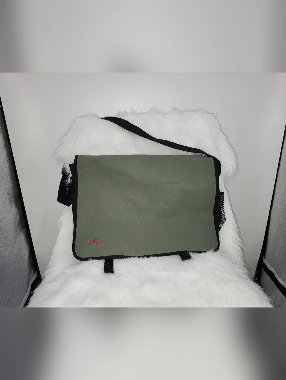 Hugo Boss Men’s Messenger Shoulder Bag Olive Green, Large VINTAGE